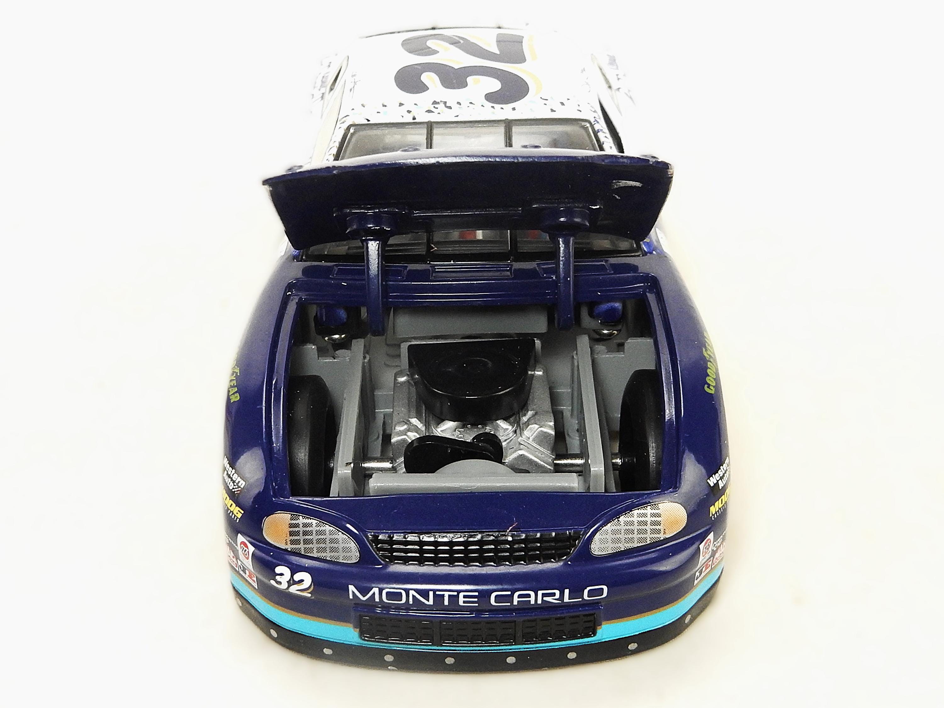 No 32 NASCAR 1:24 Die Cast, Jeff Green Monte Carlo, 1999, Kleenex