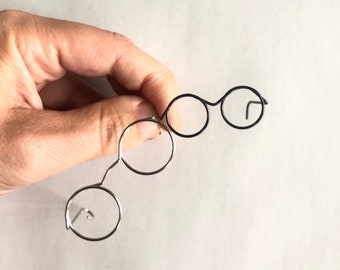 Glasses made of wire for cuddly animals and dolls