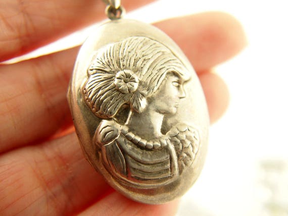 Cameo Locket Necklace - Repousse Locket - Lady Loc