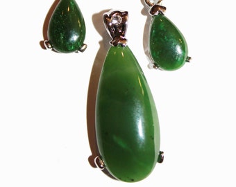 Canadian Nephrite Jade Tear Drop Earring and Pendant Necklace Set