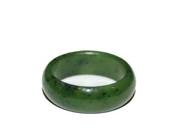 Bague en jade canadien, bague en jade, jade de la Colombie-Britannique, bagues en pierres précieuses, bijoux en jade, jade, jade naturel, jade authentique, jade vert, bagues, bijoux