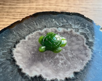 Turtle figurine, Turtles, BC JADE, JADE, Nephrite, Nephrite Jade, Jade figurines, gemstone figurines, gemstone sculptures, canadian jade