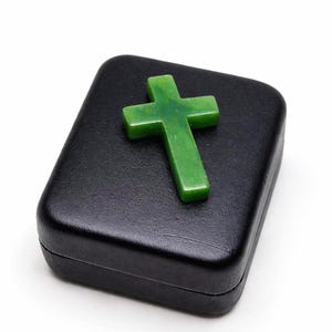 BC Jade Kreuz Anhänger, Weißgold überzogene Kette