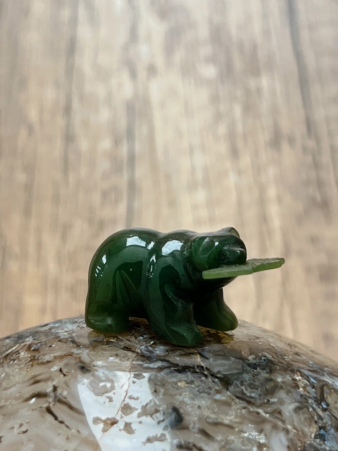 BC Jade Bear With Jade Fish, Jade Polar Bear Figurines, Gemstone Bear, Bear Sculptures, Gemstone