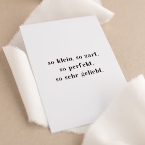 Postkarte So klein, so zart, so perfekt, so sehr geliebt | Zur Geburt | Geburtstag