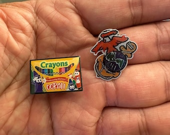 Marines CRAYONS lapel pin