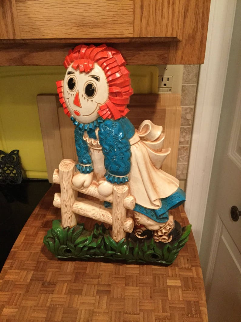 Vintage 1977 Raggedy Ann wall hanging!