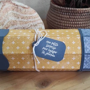 Boîte à bonbons ou pour y insérer un petit vêtement