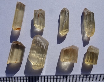 Lot gele Scapoliet Marialietkristallen 14,3 gram, Mlembule Mpwapwa Tanzania