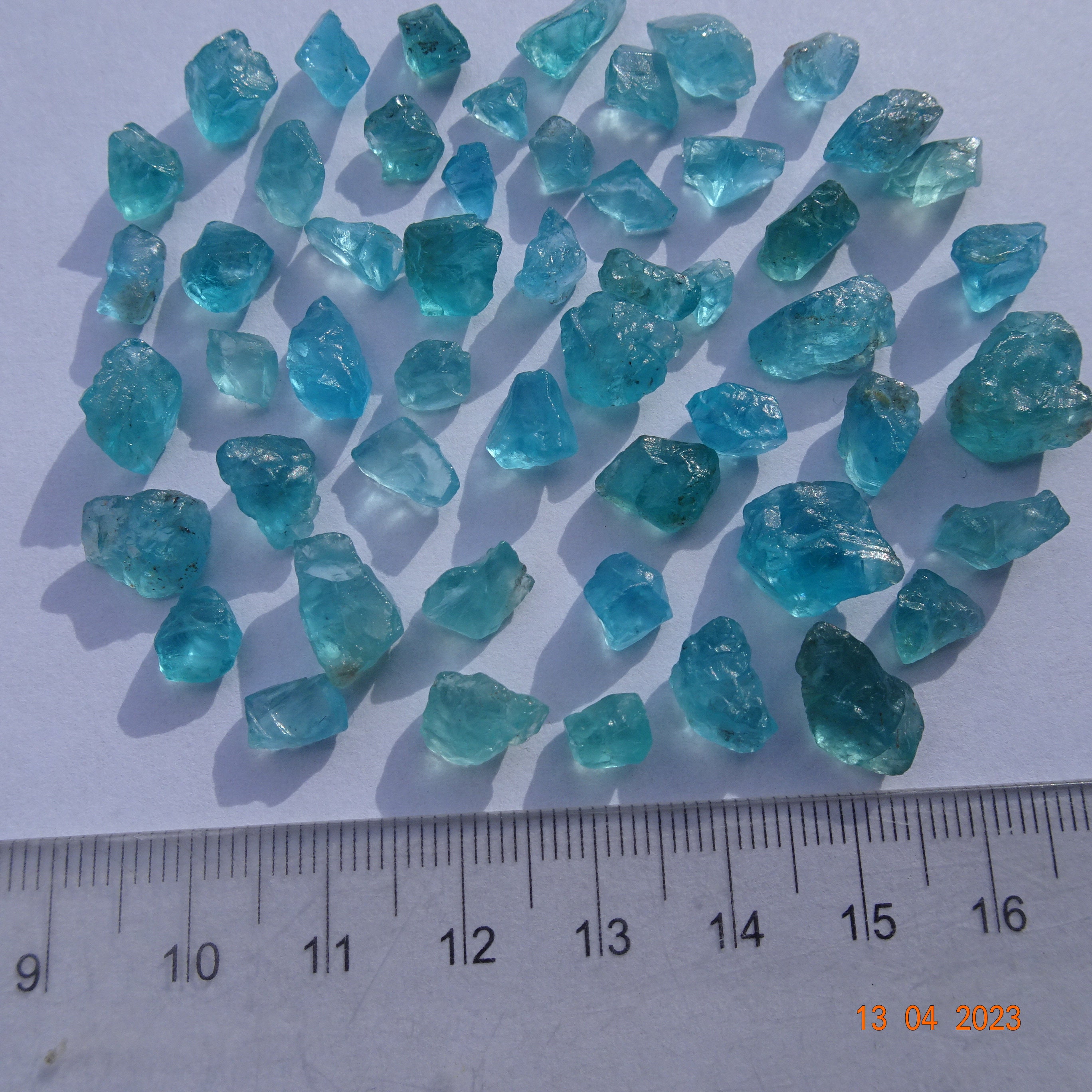 RARE !! 4 APATITES BLEUES BRUTES D'AFRIQUE : 5,68 CARATS ★★ p294.136T