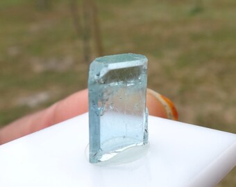 RUWE BLAUWE APATITE 1,6 gram kristal, Karo Pit Block D, Mirerani Hills, Arusha Tanzania