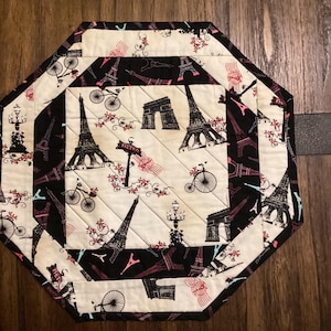 Table Topper 17in x 17in. - Reversible - Paris Eiffel Tower Pattern