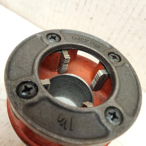 Ridgid 1-1/4 NPT Pipe Threader The Head Cutting Head Cutting Slip BSPT image 3