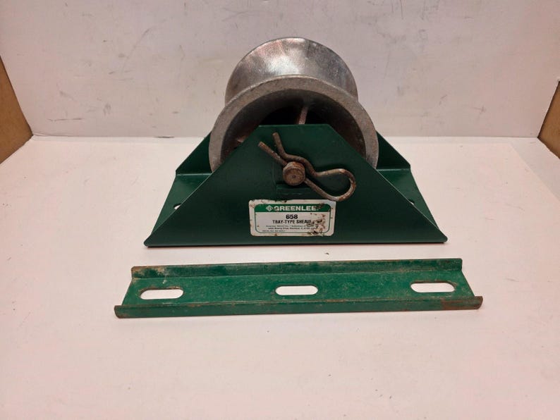 Polea tipo bandeja Greenlee 658 de aleación de aluminio de 12"x5" con cojinetes autolubricantes. imagen 1