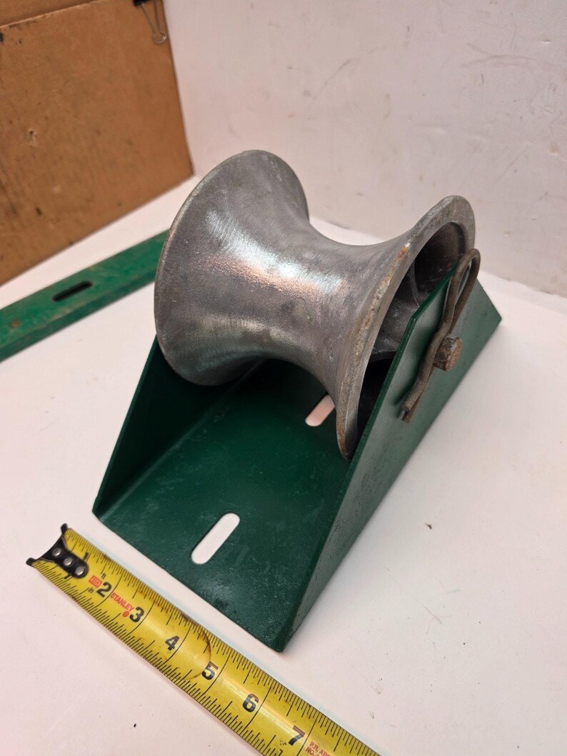 Polea tipo bandeja Greenlee 658 de aleación de aluminio de 12"x5" con cojinetes autolubricantes. imagen 7