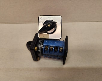 Kraus & Naimer C10 VDE 0660-107 Rotary panel Switch 20 amp, 660 v, 3 Phase