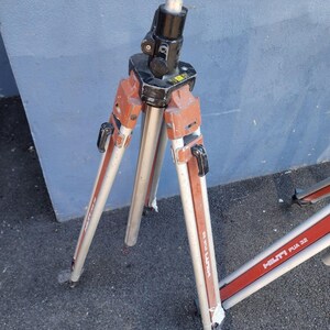Lot 2 Hilti PUA 32 crank tripod contractors builders tripods surveying equipment image 8