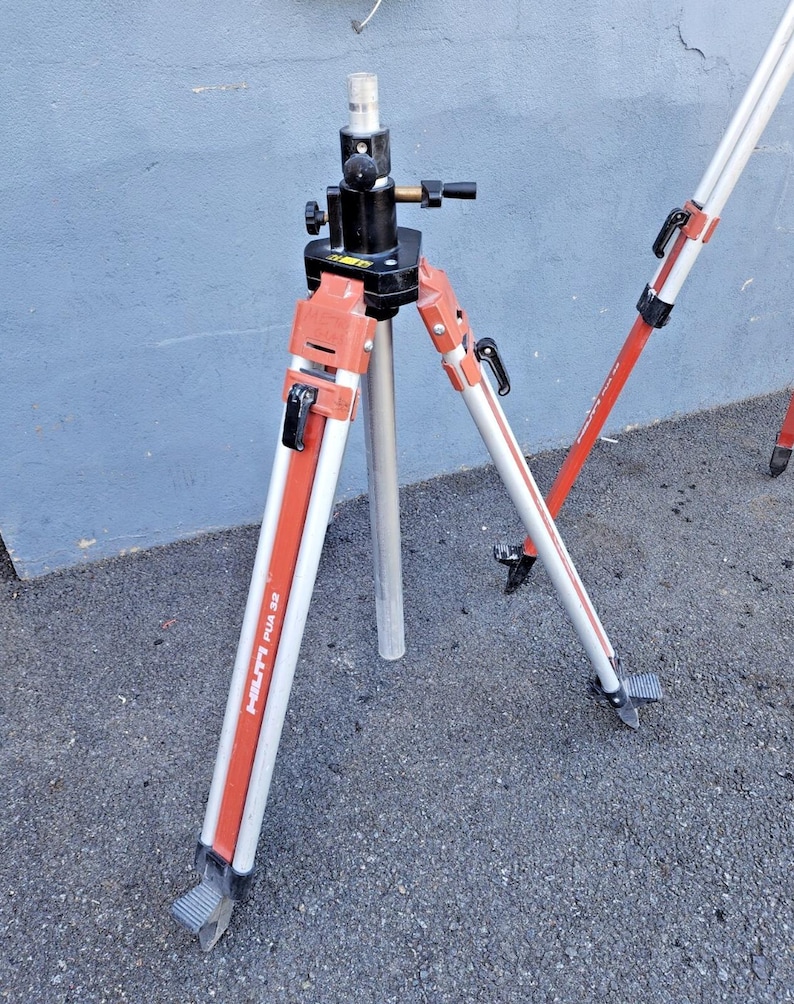 Hilti PUA 32 crank tripod contractors builders tripods, surveying equipment. image 1