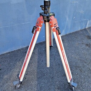 Lot 2 Hilti PUA 32 crank tripod contractors builders tripods surveying equipment image 3