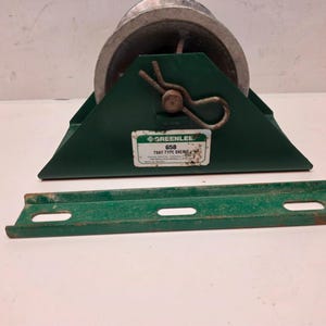 Polea tipo bandeja Greenlee 658 de aleación de aluminio de 12"x5" con cojinetes autolubricantes. imagen 2