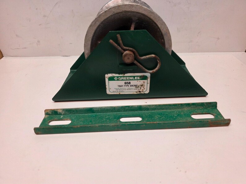 Polea tipo bandeja Greenlee 658 de aleación de aluminio de 12"x5" con cojinetes autolubricantes. imagen 2