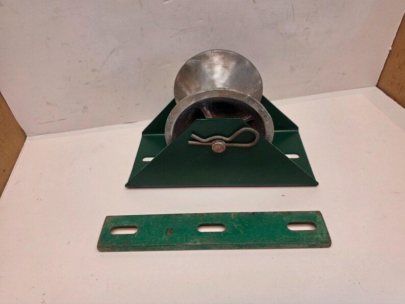 Polea tipo bandeja Greenlee 658 de aleación de aluminio de 12"x5" con cojinetes autolubricantes. imagen 4