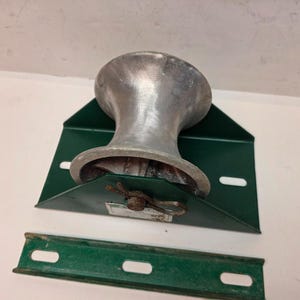 Polea tipo bandeja Greenlee 658 de aleación de aluminio de 12"x5" con cojinetes autolubricantes. imagen 3