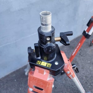 Hilti PUA 32 crank tripod contractors builders tripods, surveying equipment. image 4