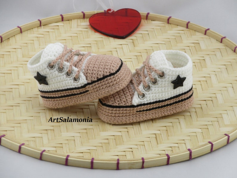 Baskets bébé 10 cm double semelle renforcée Qualité améliorée Chaussures bébé crochet cadeau anniversaire baskets crochet chaussures beiges image 1