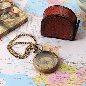 Brass Antique Pocket Compass Showpiece with Leather Cover Antique Brass Pocket Compass Vintage Brass Compass Nautical Navigational Compass