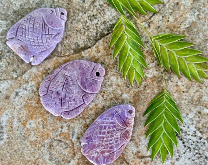 Carved Fish Bead - Turkish Purple Jade Beads - Natural Stone  - Lavender Jadeite - Item 842b