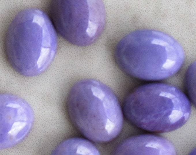 GRADE A Small Genuine Purple Jade Cabochon - Oval - 6 mm x 8 mm - High grade Natural Stone  - Undyed Lavender Jadeite - Item 461