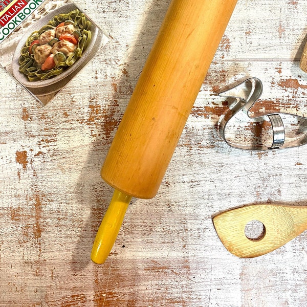 Vintage Rolling Pin with Yellow Handles | Country Style Rolling Pin | Yellow Handled Rolling Pin | Barrel Spins Independently of Handles |