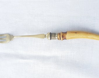 Antike Knochengriff versilberte EPNS Gurkengabel - Vintage Pickle Forke - ungewöhnlicher Gabelgriff , Zahn- oder Klauenform