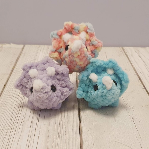 Gehaakte dinosaurus, triceratops pluche knuffel