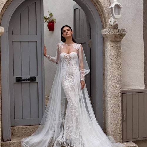 Long Sleeve Wedding Cape Elegant Lace 