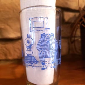 Swanky Swigs Juice Cup with Bustlin' Betsy pattern. 3 1/2" tall.
