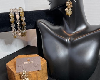 Pulsera y aretes de Chico