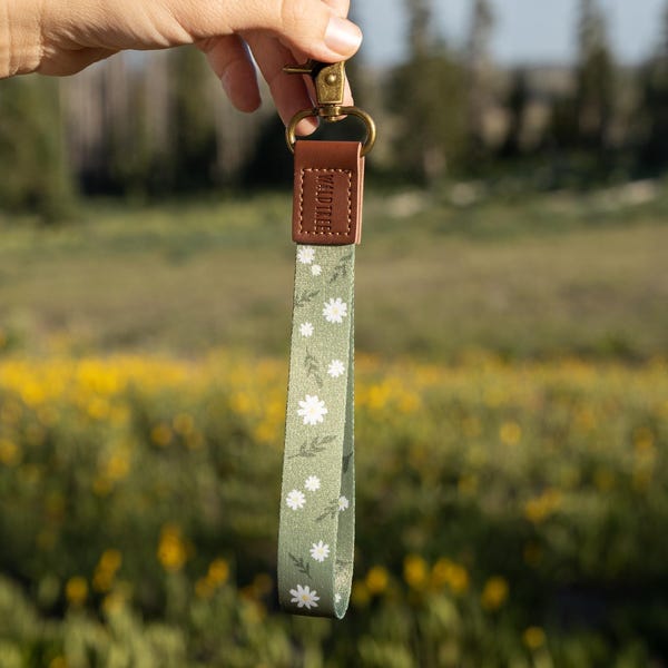 Porte-clés bracelet - Daisy Design - Floral, design botanique simple, fleur, cuir marron végétalien, porte-clés, lanière, cadeaux pour lui/elle