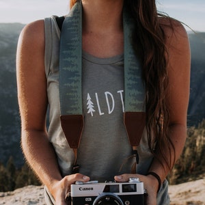 Camera Strap Pinetree landscape, Evergreen Colored Tree line Print, Vegan leather, Crossbody, Gift for Photographer, Photographer Accessory image 2