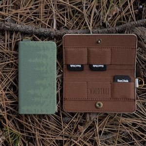 Porte-cartes SD - Design pinède avec cuir marron végétalien, porte-cartes mémoire 6 emplacements, accessoire photographe, étui SD pour jeu, cadeau pour elle, lui