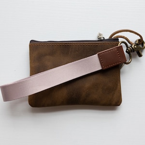 Llavero de pulsera - Nube rosa - Extremos de cuero vegano marrón, llavero, llavero, llavero, cordón, clip para llaves, regalos para él/ella