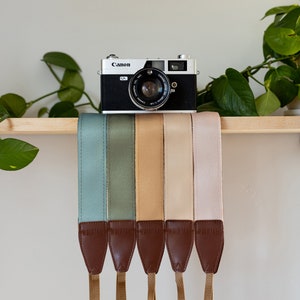Solid-colored Camera Strap | Simple Modern Design | Outdoor Aesthetic | 5 Color Options | Gift for Photographers | Camera Holder Accessory