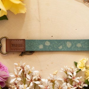 Chaveiro de pulso Green Vine - Floral - Rosas amarelas - Couro marrom vegano, chaveiro, chaveiro, cordão, clipe de chave, presentes para ela