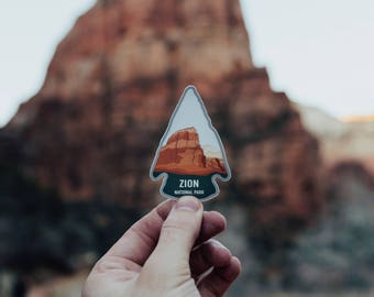 Autocollant du parc national de Zion | Souvenir de l’État de l’Utah, pointe de flèche, vinyle, décalcomanie, pare-chocs, ordinateur portable, randonnée, voyage, bouteille d’eau