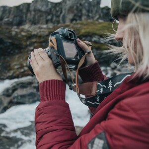 Camera Strap Simple Mountain Design, Outdoor Adventure, Blue color, Photography Accessories, Trees & Mountains, Vegan leather, Crossbody image 9