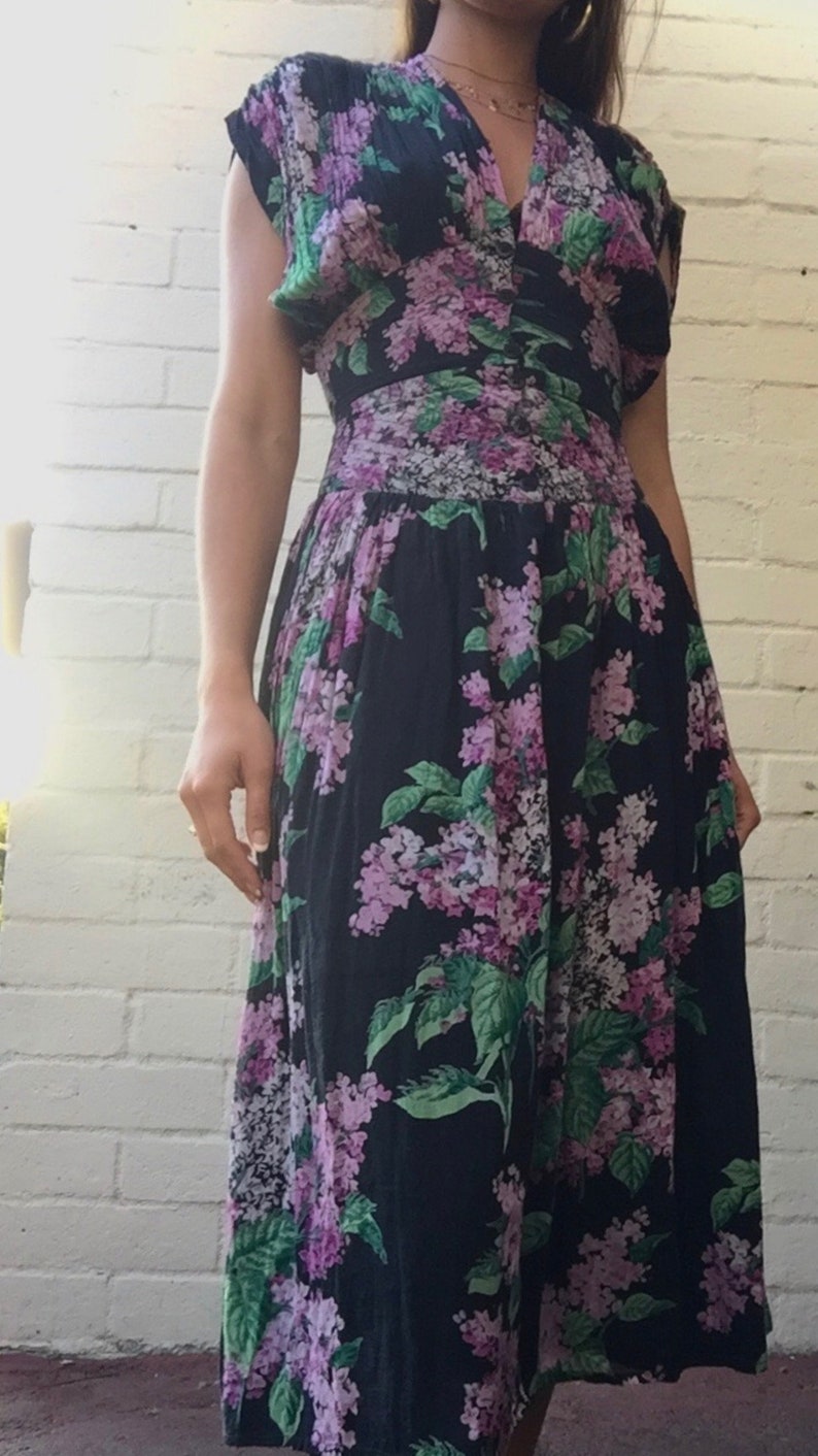 Vintage Floral Cotton 70/'s Midi Dress in Navy and Purple