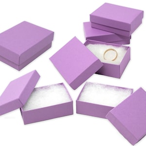 Caixas de joias de apresentação com enchimento de algodão lilás 3x2x1 polegada, papel kraft roxo claro, exibição de presentes, anel de artesanato de varejo, pulseiras, armazenamento EUA