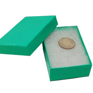 50 pacotes de caixas de joias de apresentação cheias de algodão verde-azulado de 3,25 "x 2,25" x 1 ", presente de papel e exibição de anel de armazenamento de artesanato de varejo, alfinete e caixa de brinco