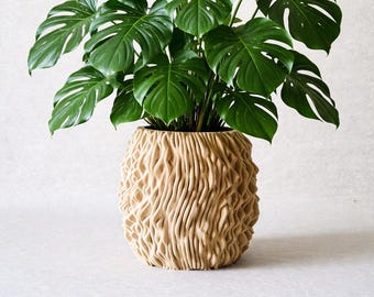 Spiral Fluted Planter, 3D Printed, Eco-Friendly, Modern Flowing Design, Faux Clay PLA